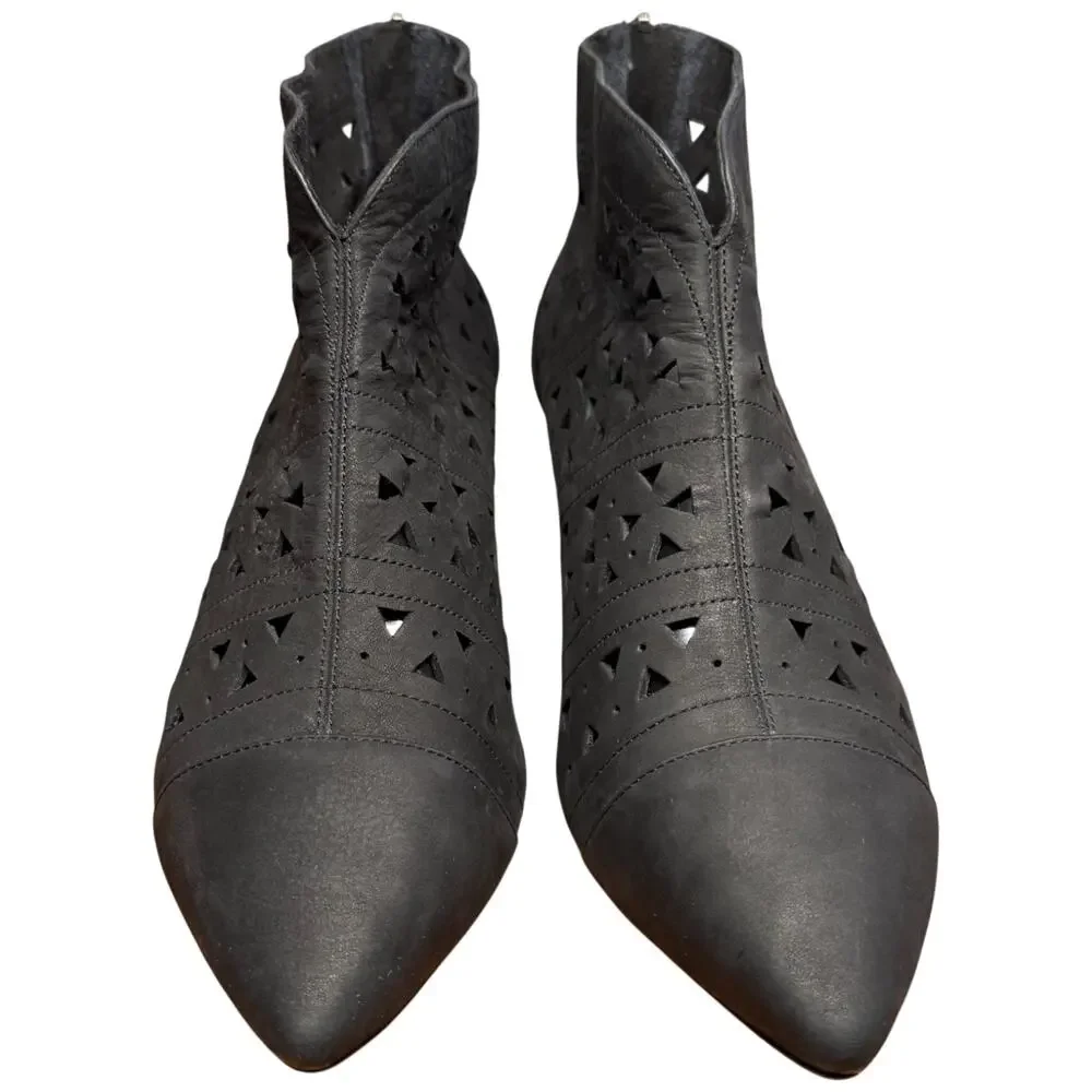 Rockport Total Motion Kalila Women's 10 Black Nubuck Booties Kitten Heel Cut Out
